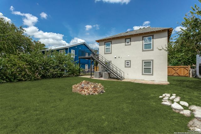920 McIlvaine, San Antonio, TX 78201