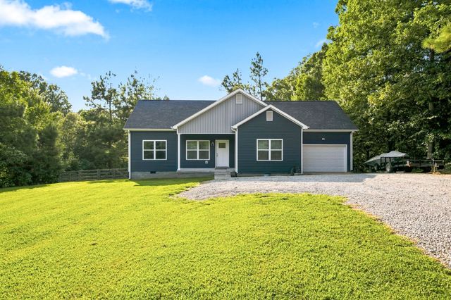 5702 Fox Haven Dr, Nunnelly, TN 37137