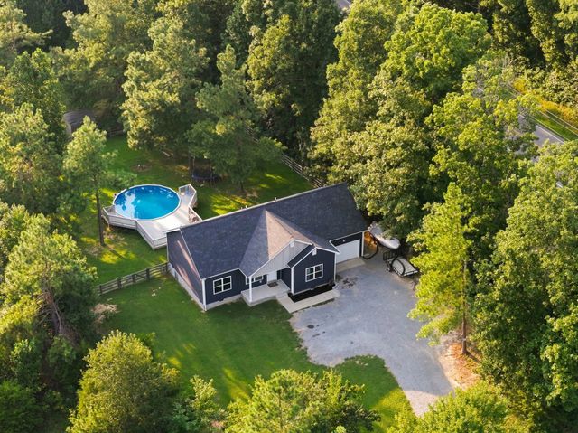 5702 Fox Haven Dr, Nunnelly, TN 37137