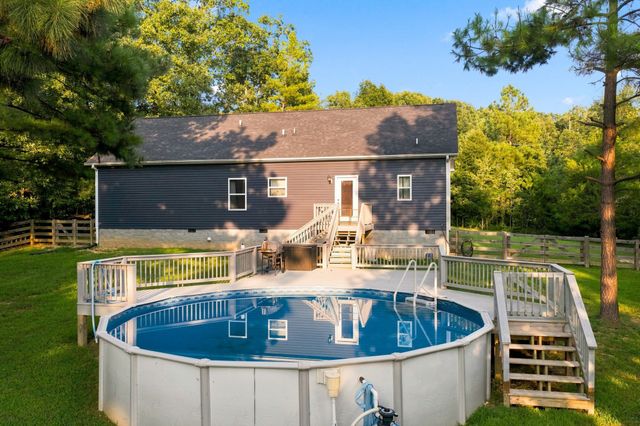 5702 Fox Haven Dr, Nunnelly, TN 37137