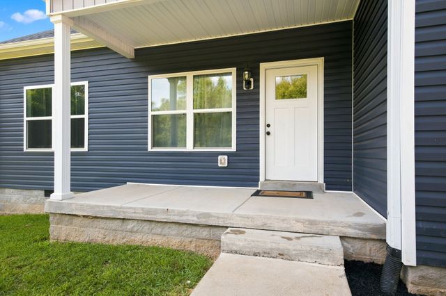 5702 Fox Haven Dr, Nunnelly, TN 37137