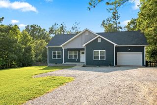 5702 Fox Haven Dr, Nunnelly, TN 37137