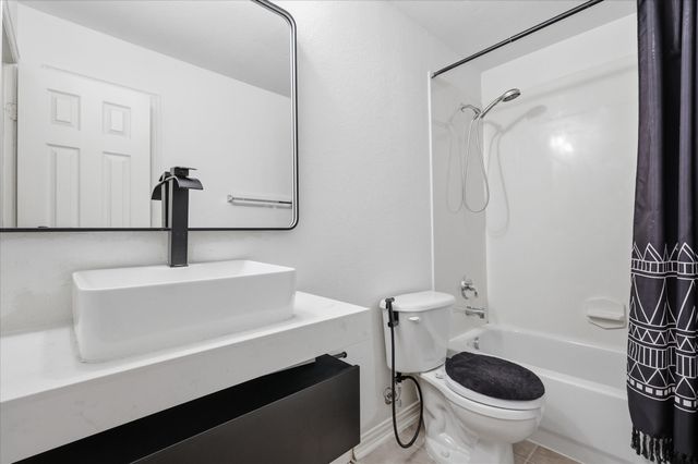3027 Darlington Drive, Highland Village, TX 75077