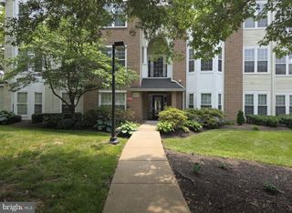 4132 FOUNTAINSIDE LN #204, Fairfax, VA 22030