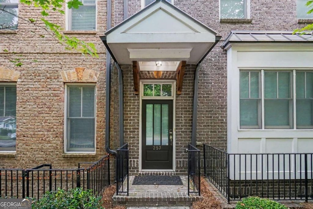 257 Cole Street NE, Marietta, GA 30060 — photo 2