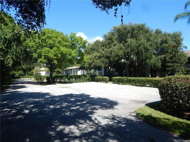 1055 6th Avenue A8, Vero Beach, FL 32960
