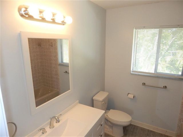 1055 6th Avenue A8, Vero Beach, FL 32960