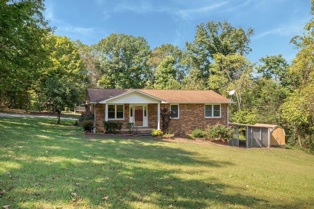 579 Murrell Rd, Dickson, TN 37055