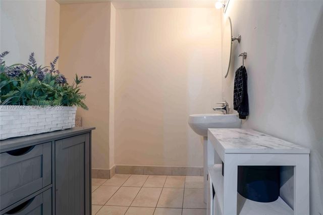 1900 N Bayshore Dr 3616, Miami, FL 33132