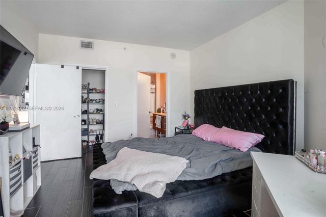 1900 N Bayshore Dr 3616, Miami, FL 33132