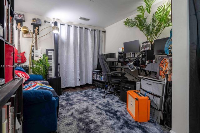 1900 N Bayshore Dr 3616, Miami, FL 33132