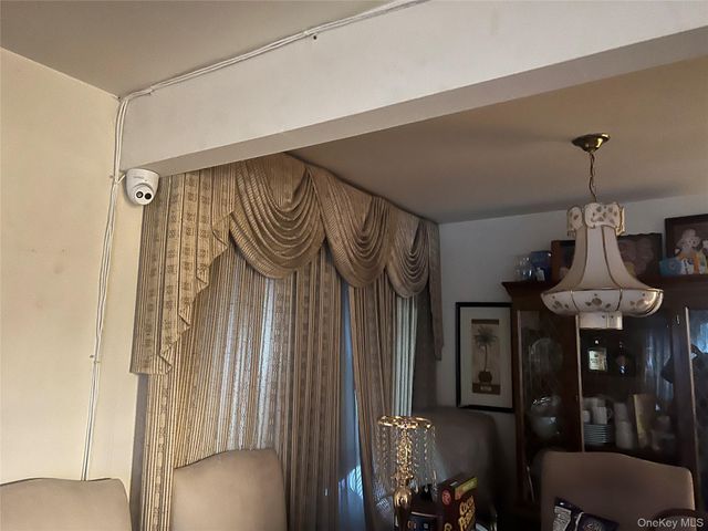 14 Vanata Court, Hempstead, NY 11550