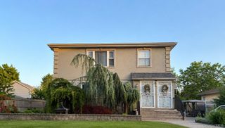 14 Vanata Court, Hempstead, NY 11550