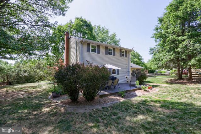 1226 W LEXINGTON RD, Manheim, PA 17545