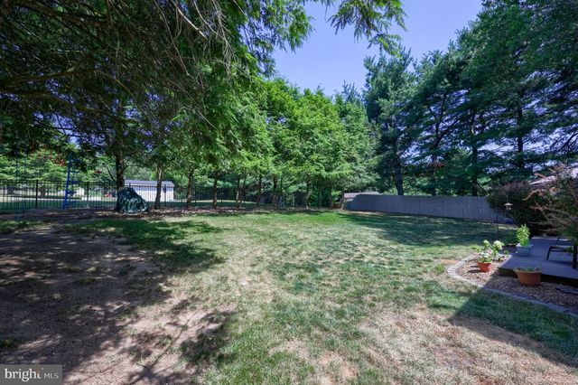 1226 W LEXINGTON RD, Manheim, PA 17545