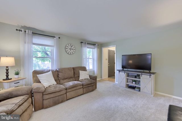 1226 W LEXINGTON RD, Manheim, PA 17545