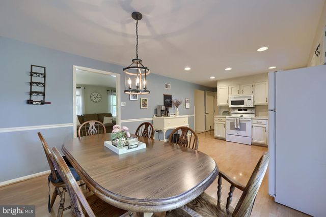 1226 W LEXINGTON RD, Manheim, PA 17545