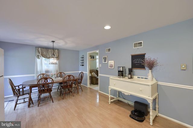 1226 W LEXINGTON RD, Manheim, PA 17545