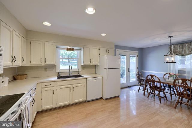 1226 W LEXINGTON RD, Manheim, PA 17545