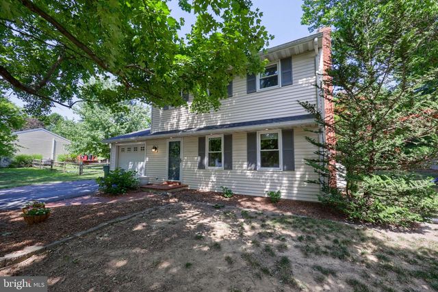 1226 W LEXINGTON RD, Manheim, PA 17545