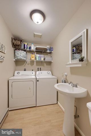 1226 W LEXINGTON RD, Manheim, PA 17545