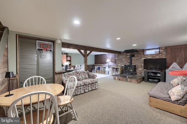 1226 W LEXINGTON RD, Manheim, PA 17545