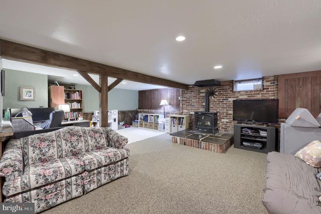 1226 W LEXINGTON RD, Manheim, PA 17545
