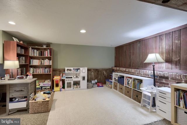1226 W LEXINGTON RD, Manheim, PA 17545