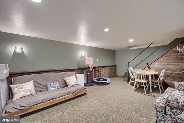 1226 W LEXINGTON RD, Manheim, PA 17545