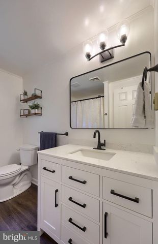 1226 W LEXINGTON RD, Manheim, PA 17545