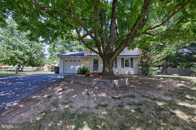 1226 W LEXINGTON RD, Manheim, PA 17545