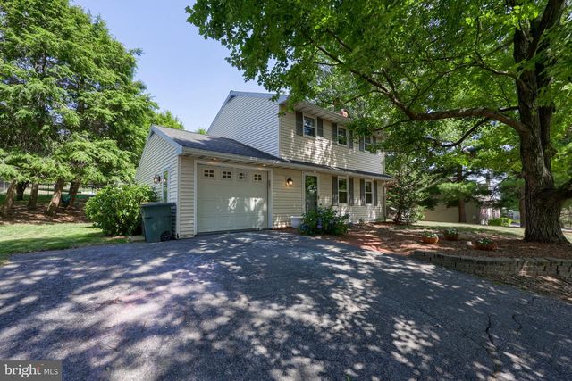 1226 W LEXINGTON RD, Manheim, PA 17545