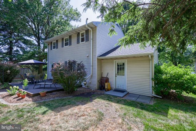 1226 W LEXINGTON RD, Manheim, PA 17545