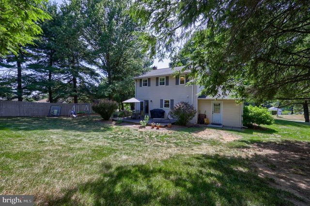 1226 W LEXINGTON RD, Manheim, PA 17545