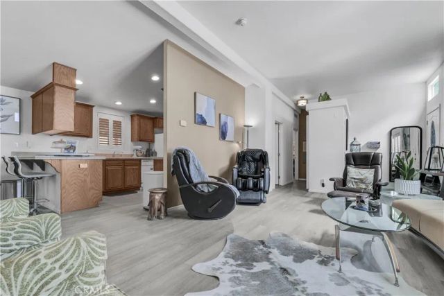 16511 Garfield B4, Paramount, CA 90723