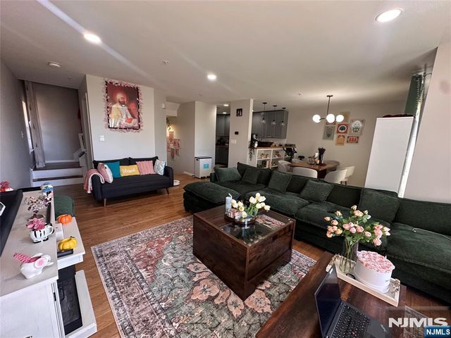 132 Summit Ridge, Pompton Lakes, NJ 07442