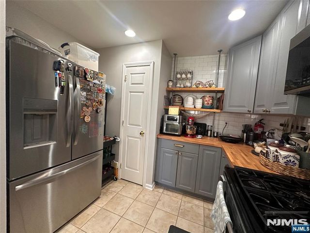 132 Summit Ridge, Pompton Lakes, NJ 07442