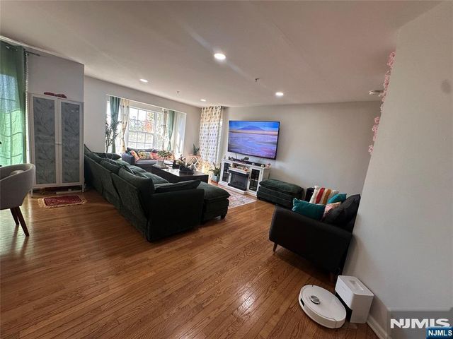 132 Summit Ridge, Pompton Lakes, NJ 07442