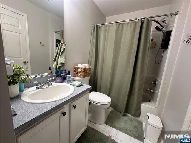 132 Summit Ridge, Pompton Lakes, NJ 07442