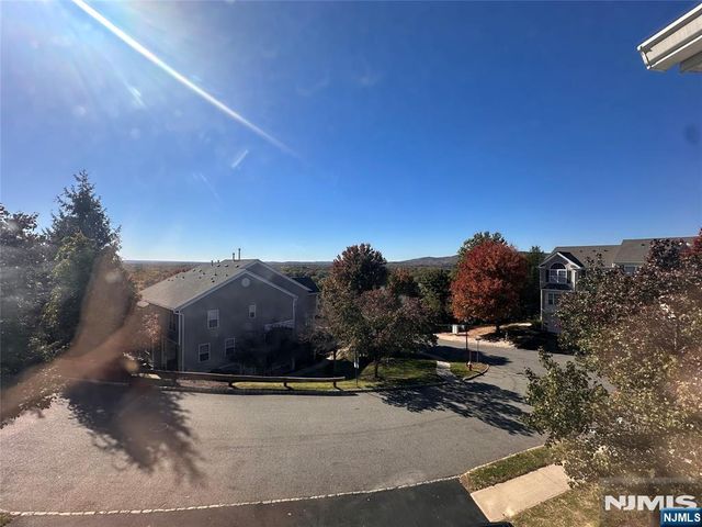 132 Summit Ridge, Pompton Lakes, NJ 07442
