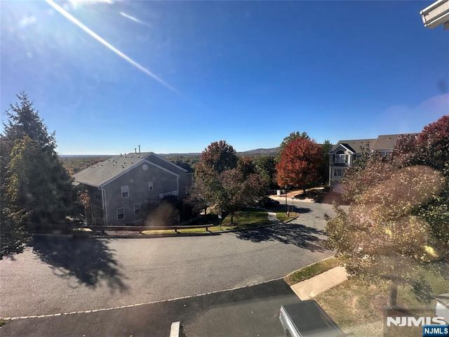 132 Summit Ridge, Pompton Lakes, NJ 07442