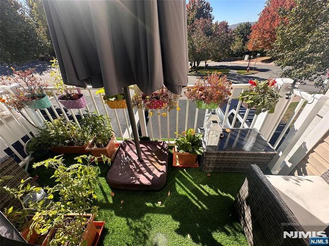 132 Summit Ridge, Pompton Lakes, NJ 07442