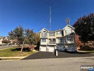132 Summit Ridge, Pompton Lakes, NJ 07442