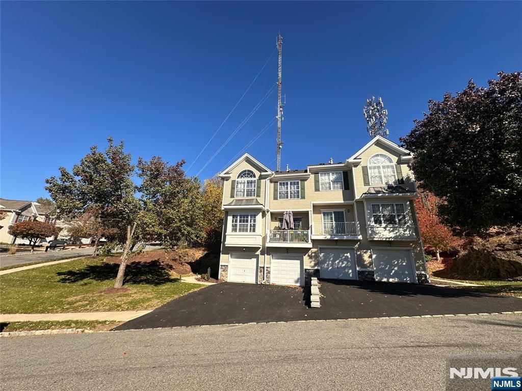 132 Summit Ridge, Pompton Lakes, NJ 07442