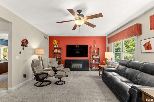 15307 N 7TH Street, Chillicothe, IL 61523