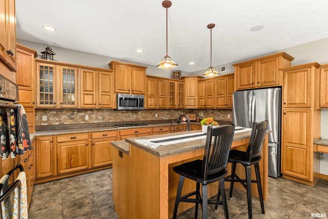 15307 N 7TH Street, Chillicothe, IL 61523