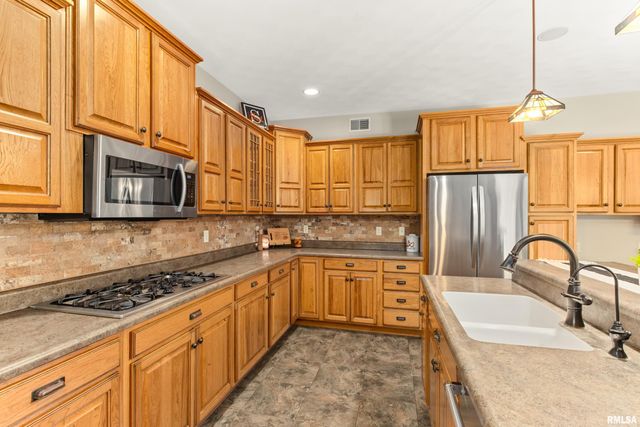 15307 N 7TH Street, Chillicothe, IL 61523