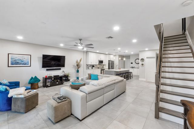 2932 Hidden Harbour Court, Dania Beach, FL 33312
