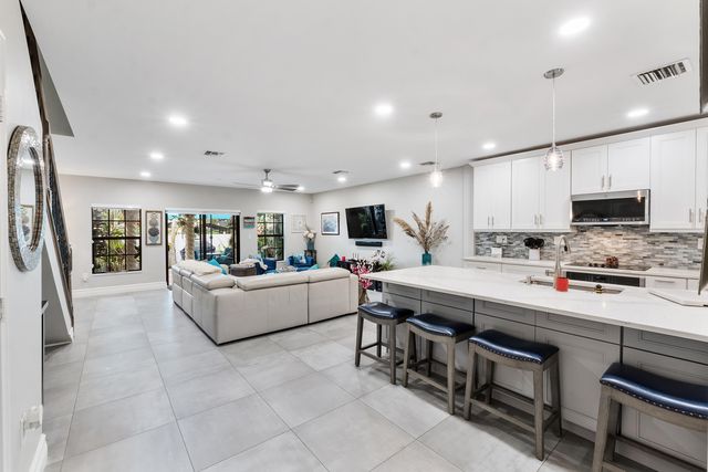 2932 Hidden Harbour Court, Dania Beach, FL 33312