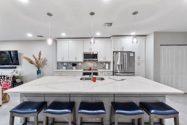 2932 Hidden Harbour Court, Dania Beach, FL 33312